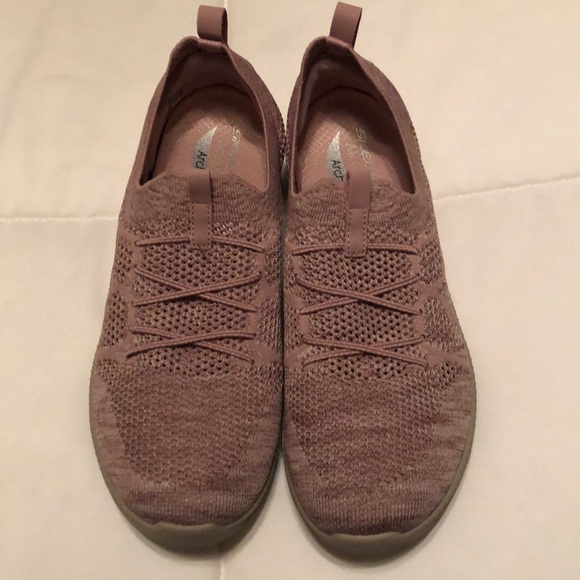 New sketchers air cooled arch fit size 9.5 - Picture 1 of 7